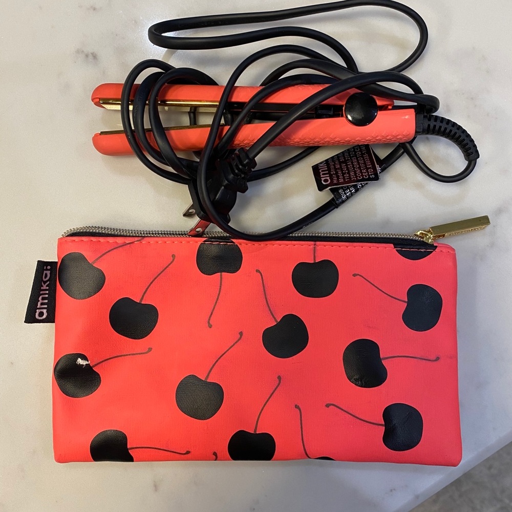 Travel size flat iron